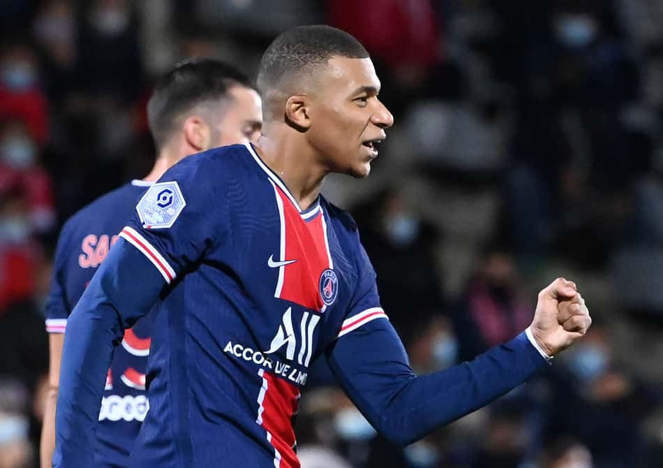 Mbappé monta seu PSG histórico com Daniel Alves e Ronaldinho