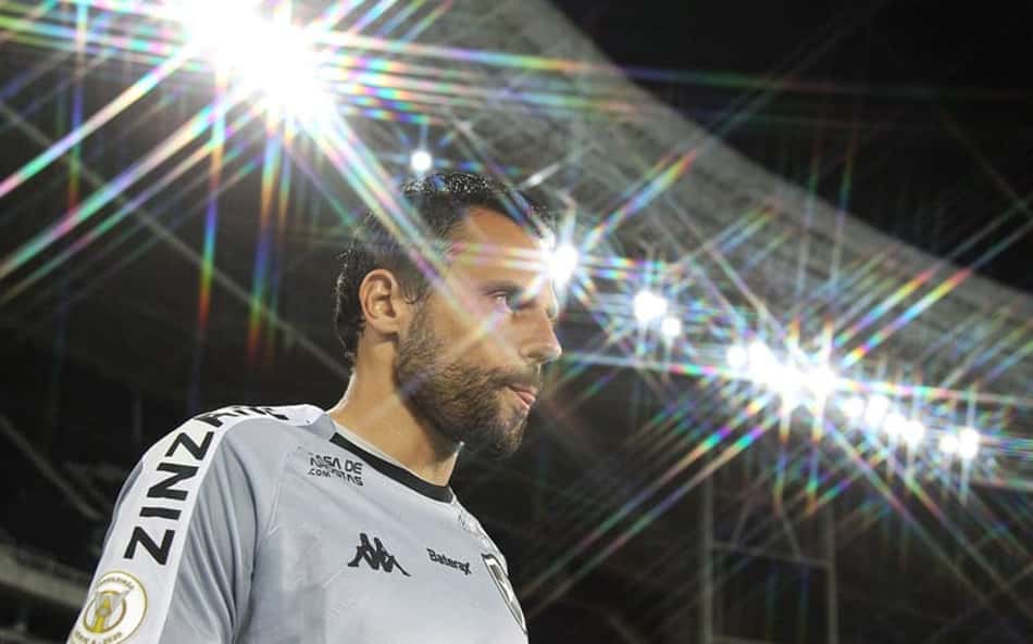 ATUAÇÕES: Diego Cavalieri e Honda se sobressaem no empate do Botafogo com o Goiás