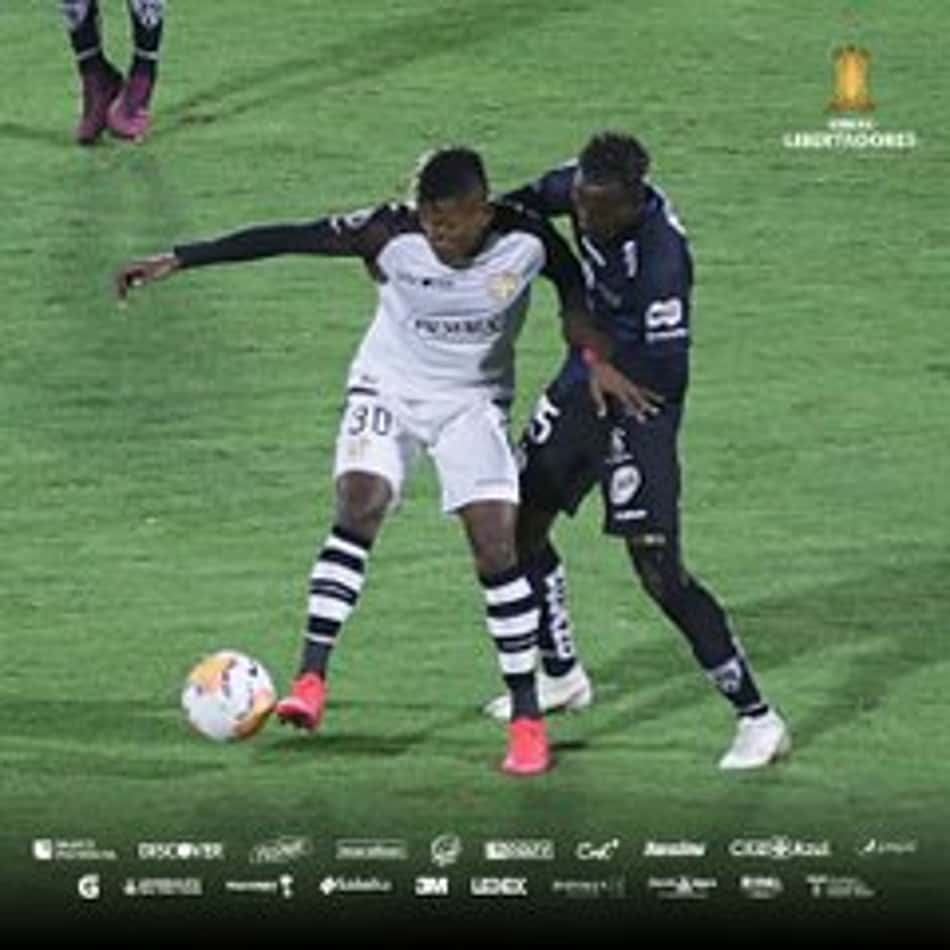 Del Valle domina jogo com tranquilidade e bate Barcelona de Guayaquil