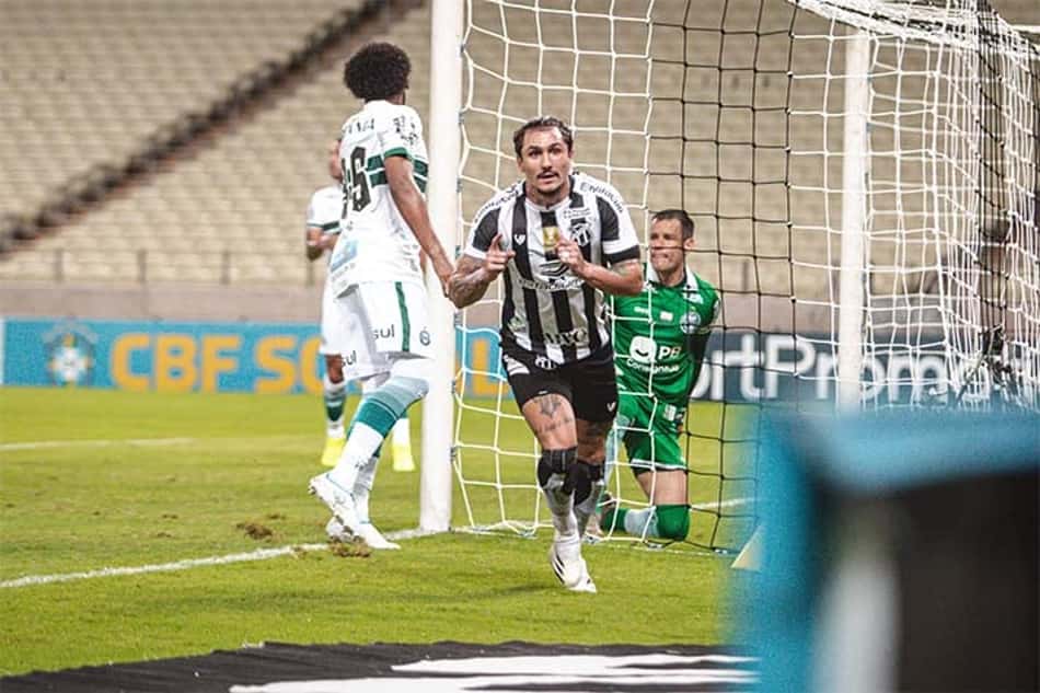 Ceará sai perdendo, busca a virada sobre o Coritiba e salta na classificação