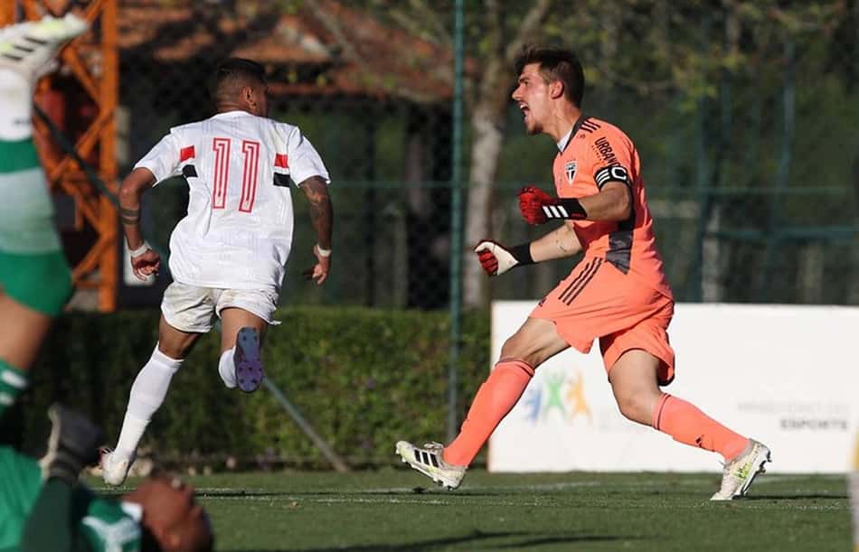 Sub-20 do São Paulo bate o Coxa nos pênaltis e avança na Copa do Brasil