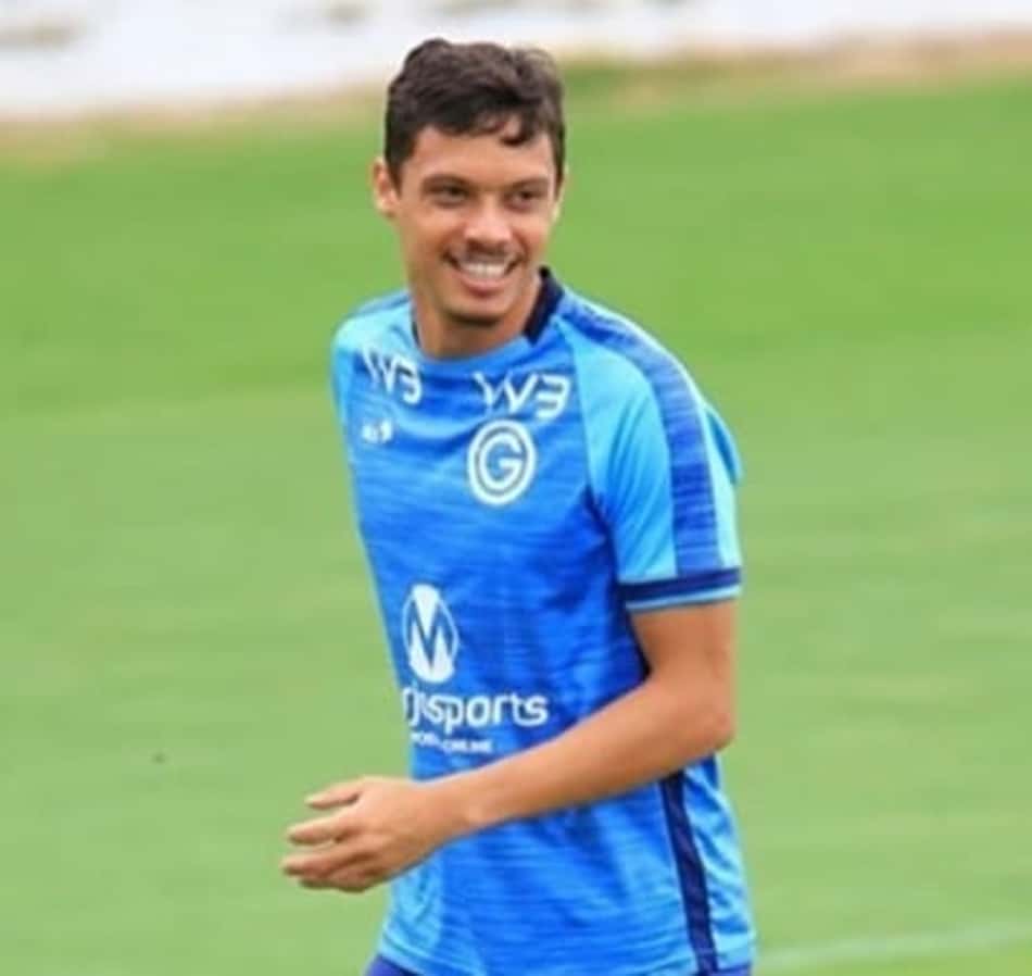 Chapecoense encaminha a contratação do atacante Mike