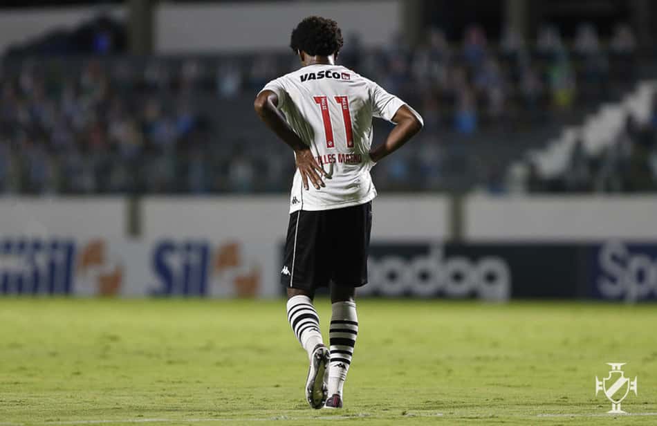 Vasco divulga que Talles precisará passar por cirurgia no joelho e time ainda não terá força máxima contra o Fluminense