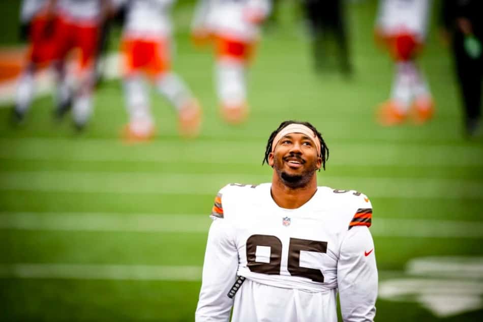 Myles Garrett crítica árbitros: 'Precisam de novos óculos'