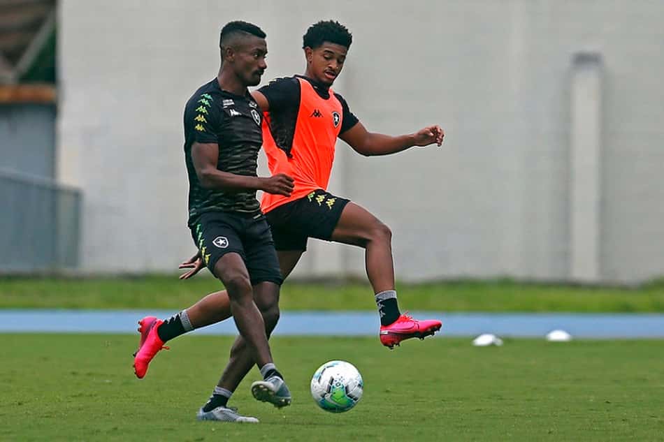 Com muitos desfalques, Botafogo precisa superar o Bahia para se afastar da zona de rebaixamento