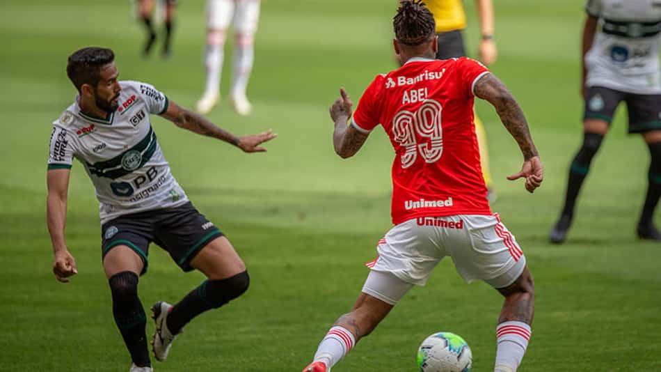 No Beira-Rio, Inter fica no empate com o Coritiba e perde a chance de abrir vantagem na liderança