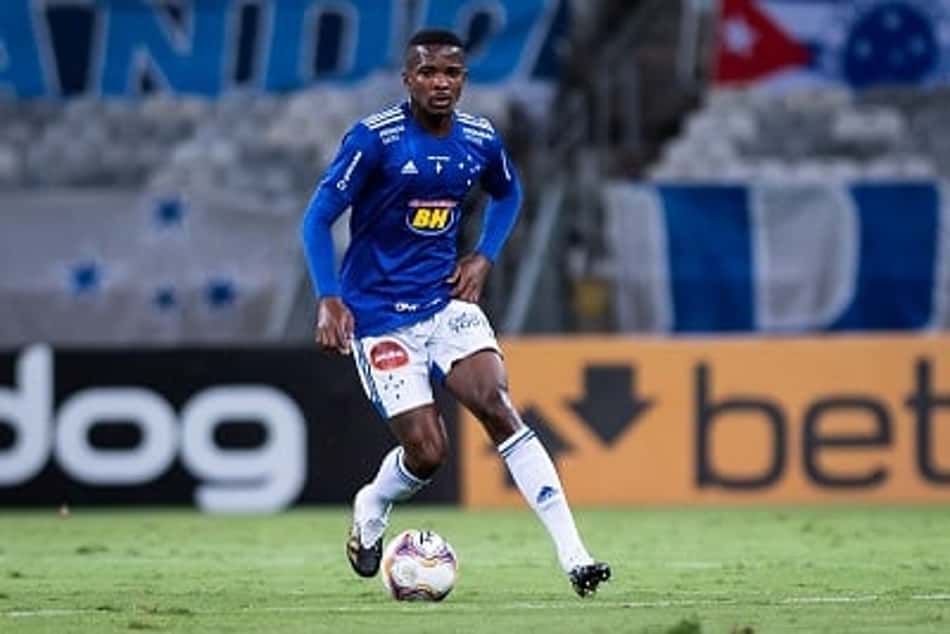 Cruzeiro tenta retorno de Cacá, mas valores estão fora da realidade celeste