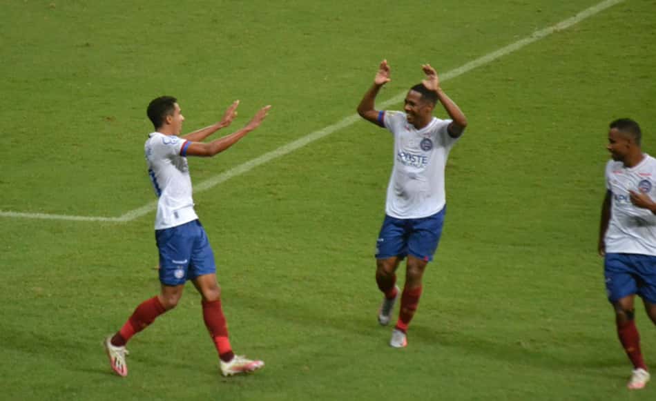 Elias sobre triunfo do Bahia: 'A equipe mereceu'