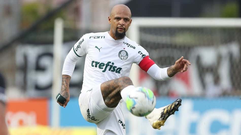 Por desfalques e falta de opção, Felipe Melo pode voltar a atuar na zaga do Palmeiras