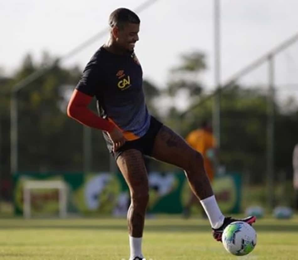 Júnior Tavares analisa a sua estreia no time titular do Sport