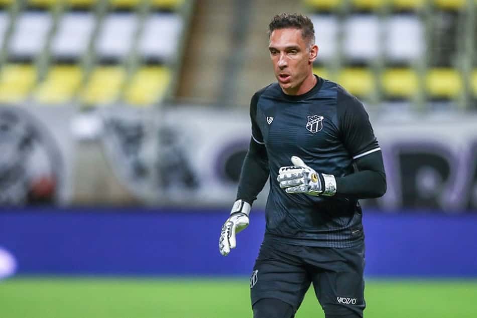 No Ceará, Fernando Prass volta a ter condição de titular questionada por torcedores