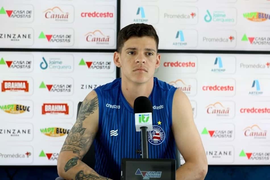 Fluminense faz proposta pelo volante Ronaldo, que está em fim de contrato com o Flamengo