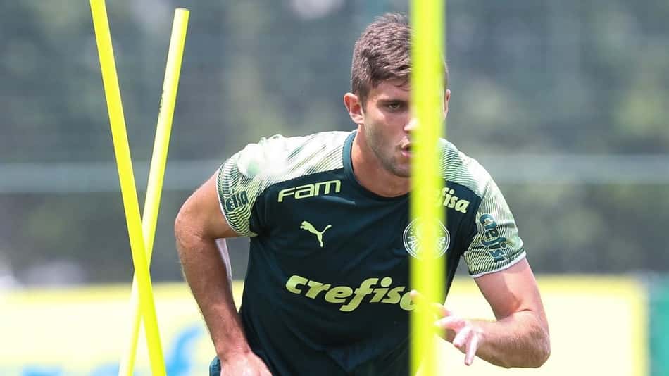 Com Menino e Kuscevic, Palmeiras treina após eliminação