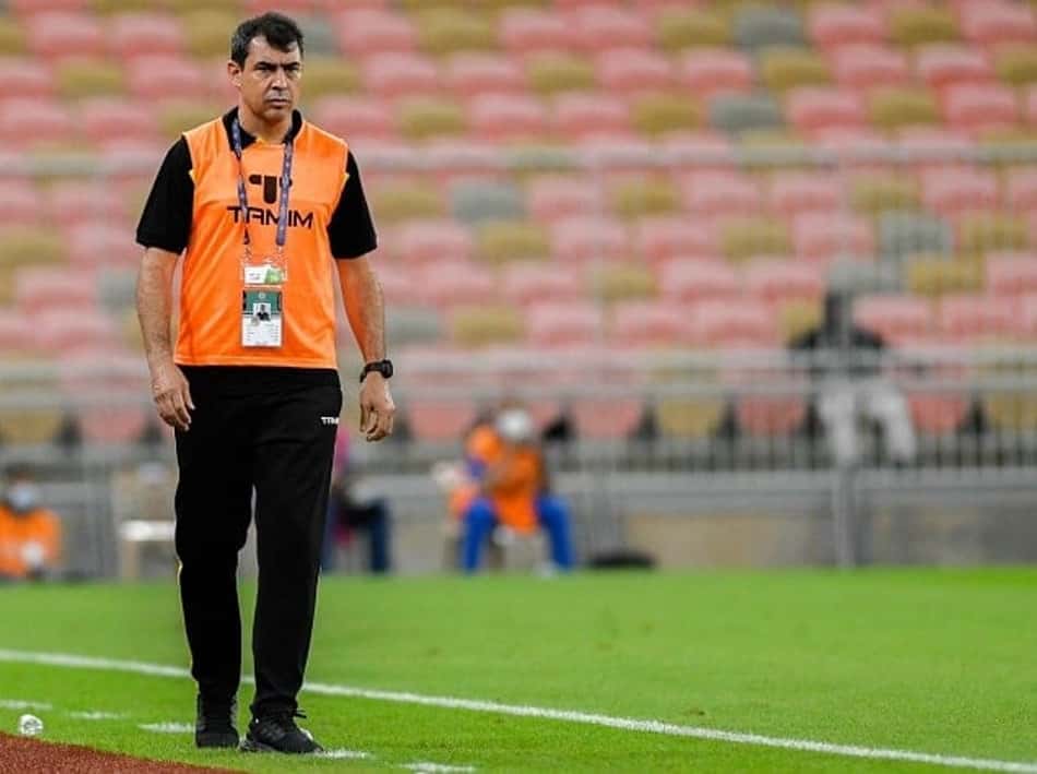 Completando um ano na Arábia Saudita, Carille vê evolução no trabalho