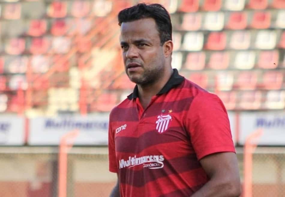 Surto de Covid e experiência positiva: Mancini avalia período no Villa Nova