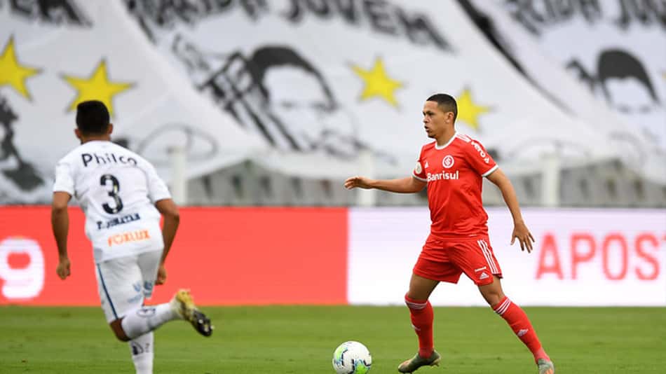 Vice-presidente do Inter admite cobrança no vestiário