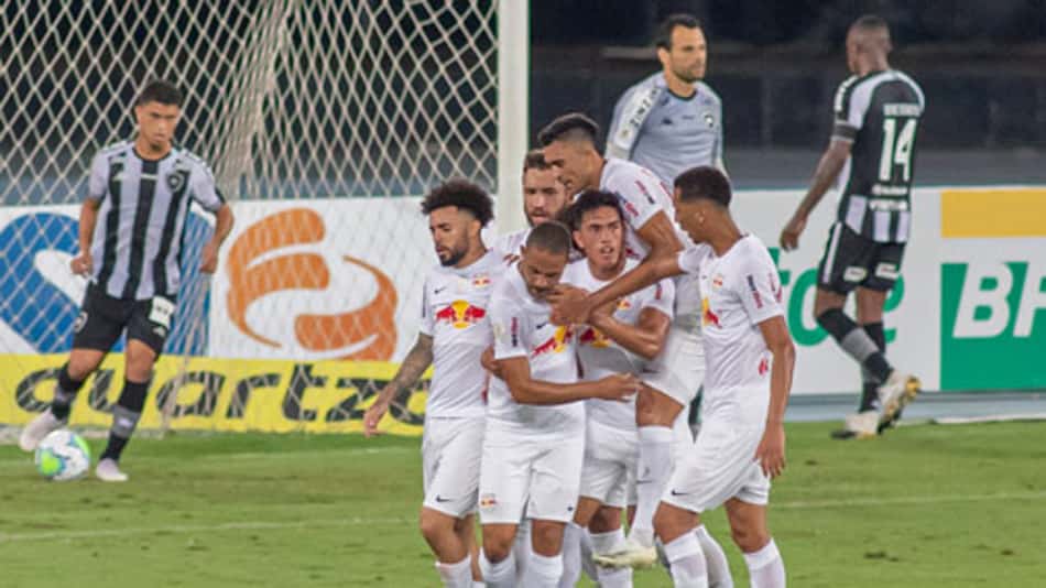 Red Bull Bragantino vira e afunda Botafogo na zona de rebaixamento