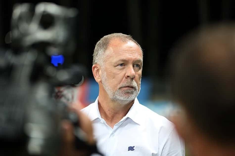 Clube anuncia a chegada de Mano Menezes como novo treinador