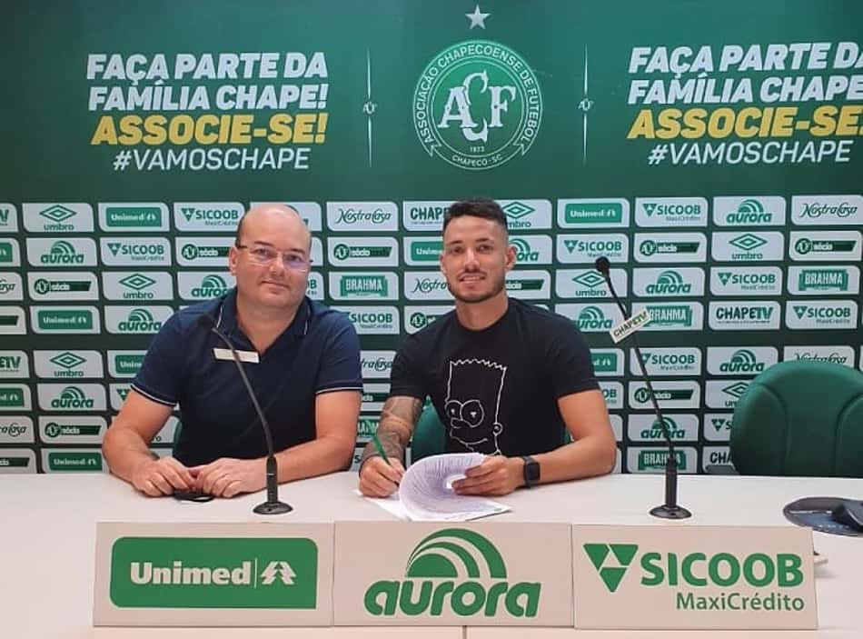 Chapecoense prolonga contato de jovem goleiro até dezembro de 2021