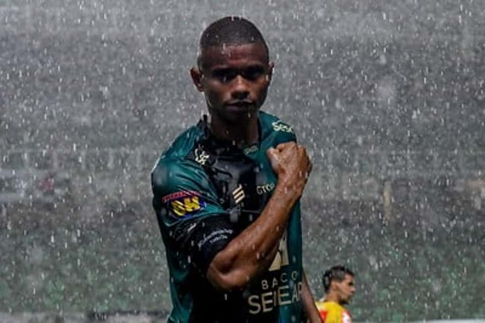 O volante Juninno é um dos símbolos da grande temporada que o América-MG está fazendo sob o comando de Lisca