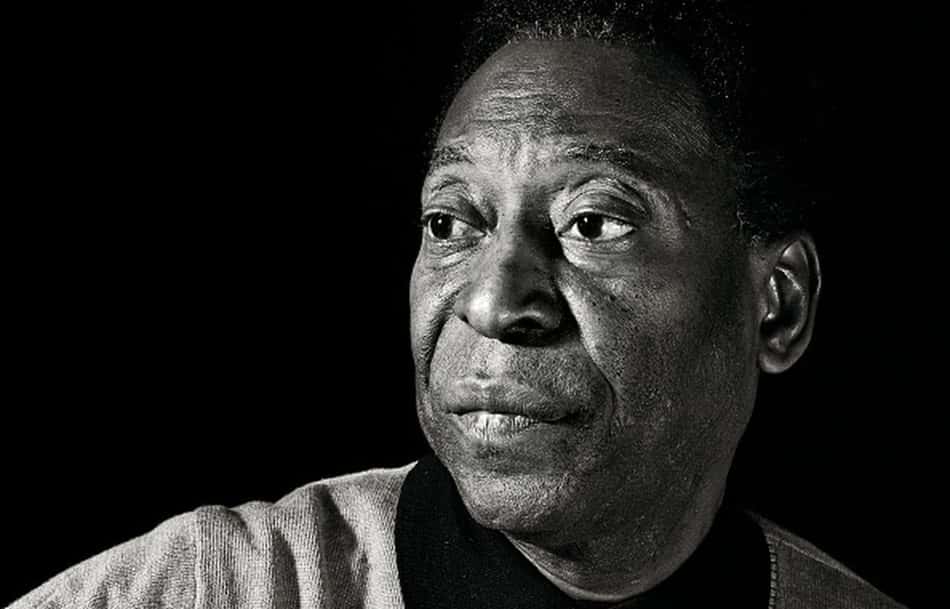 Pelé lamenta ataques a menino torcedor do Santos: 'Não precisa pedir desculpas por ser apaixonado por futebol'