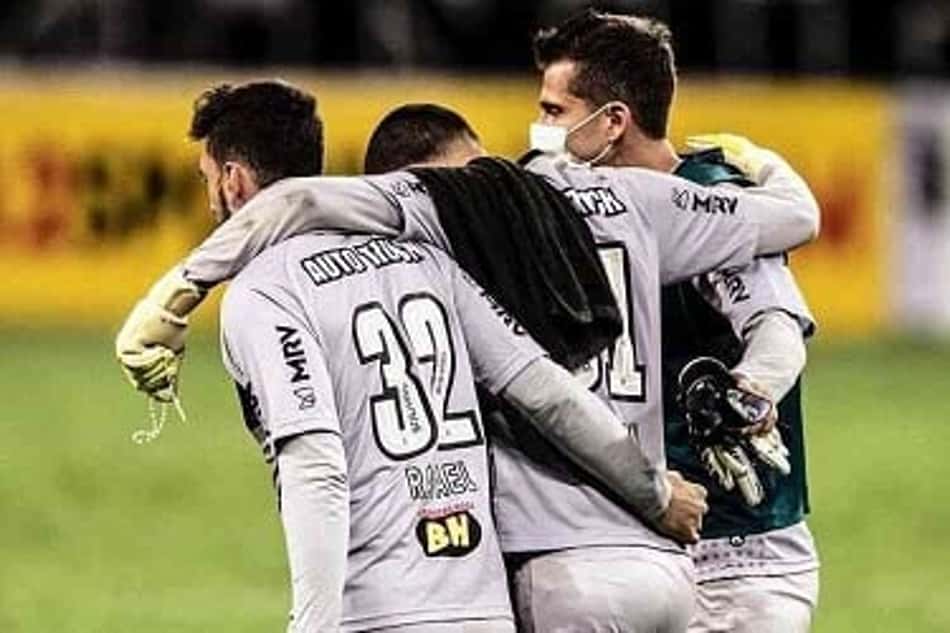 Rafael mostra união de goleiros do Galo ao postar recado positivo pela recuperação de Victor e Everson