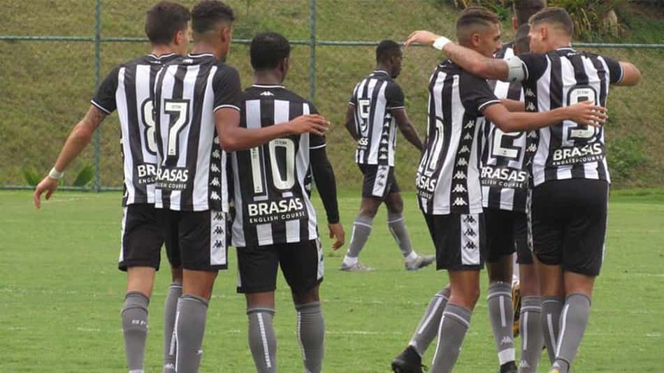 Rafael Navarro marca e Botafogo larga na frente do Voltaço na final da Taça Rio Sub-20