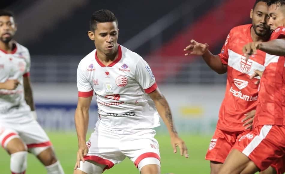 CRB vence Náutico por 2 a 1 na Série B e mantém vivo sonho do G-4