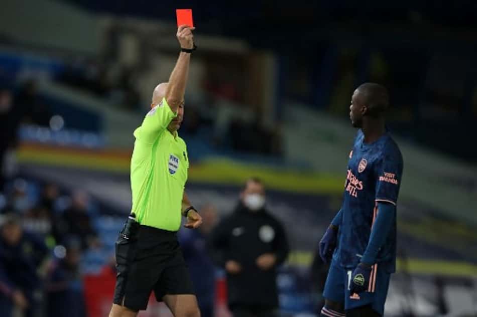 Pépé é expulso por cabeçada, Arsenal e Leeds desperdiçam chances e ficam no empate pelo Inglês