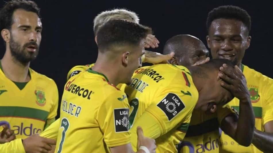Com dois gols de Douglas Tanque, Paços de Ferreira avança na Taça de Portugal