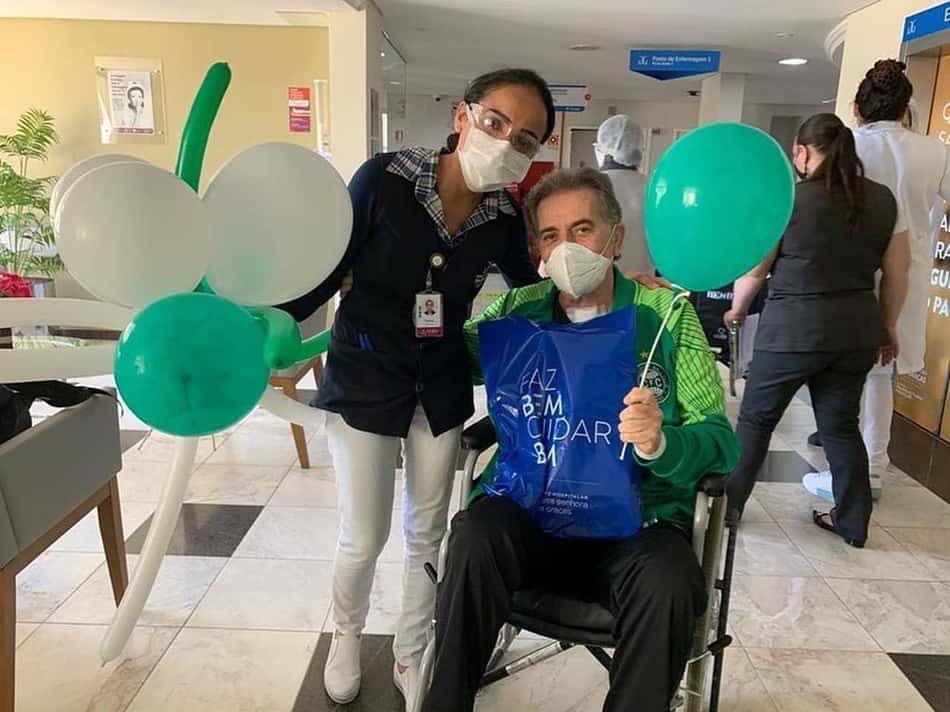 VÍDEO: Pelaipe recebe alta após um mês em tratamento por Covid-19