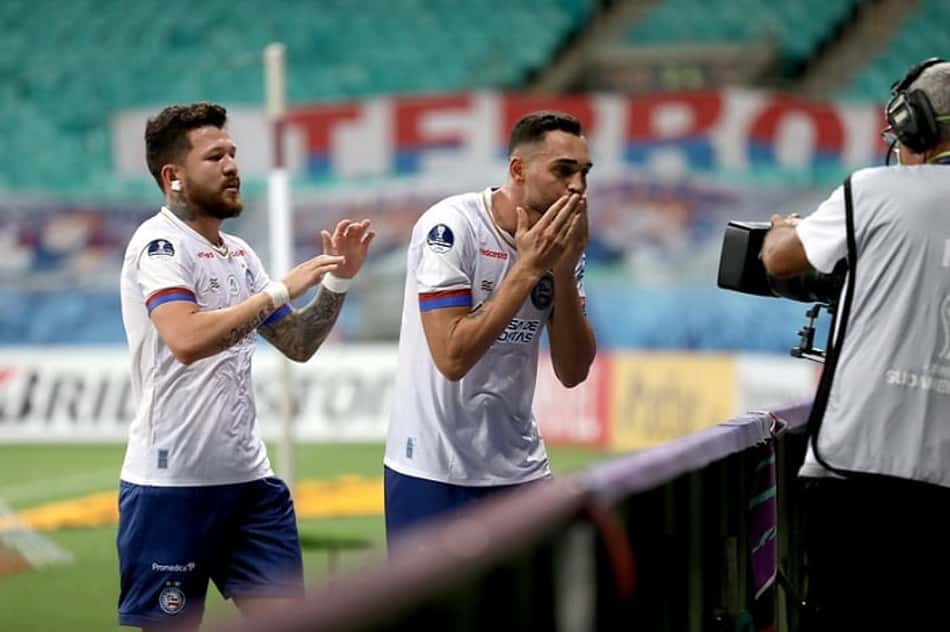Jornalista chama times do Nordeste de 'lixo' e 'porcaria' e recebe fúria de jogador do Bahia: 'Imundo'