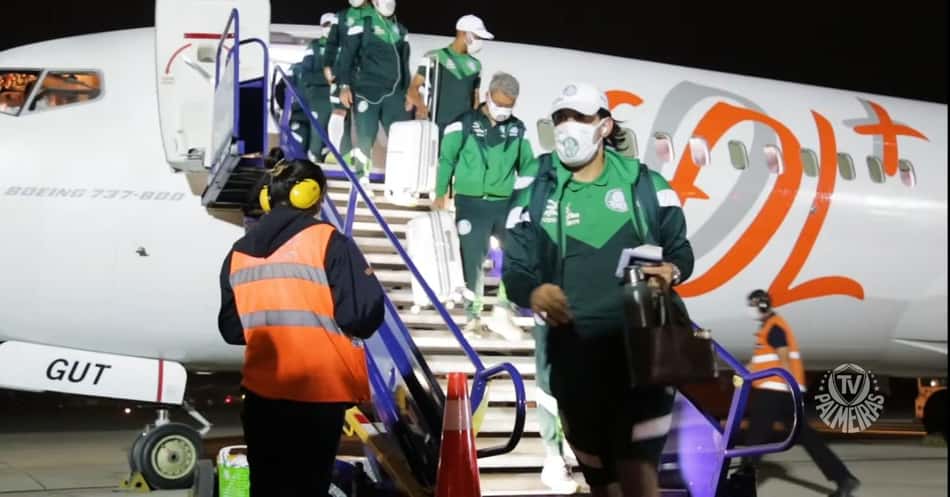 Delegação do Palmeiras testa negativo para Covid-19 em chegada ao Equador