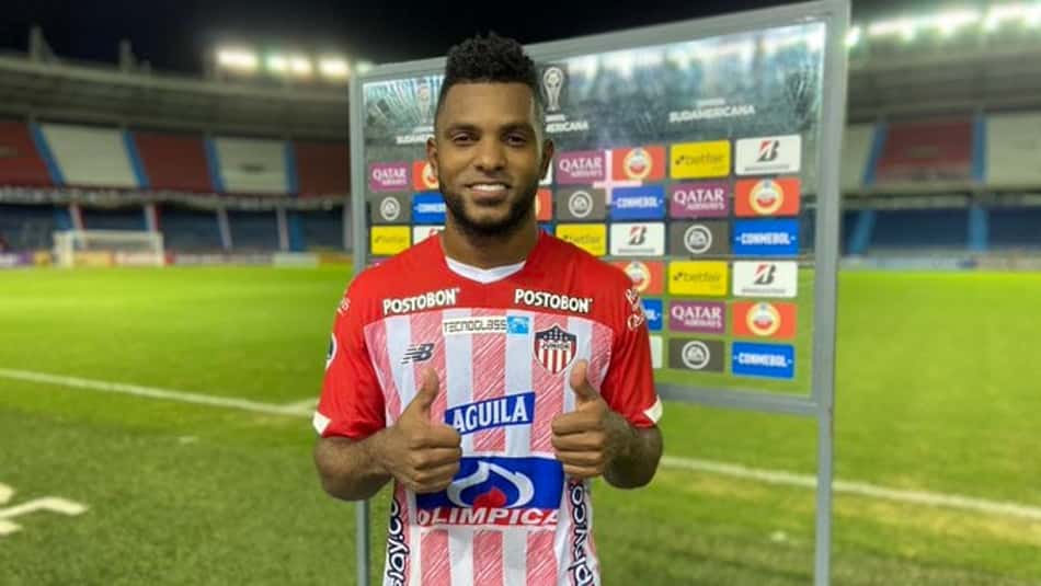 Com novas cláusulas, Palmeiras assina permanência de Borja no futebol colombiano