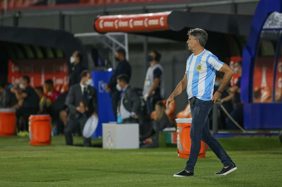 Vitória no Paraguai foi dedicada por Renato Portaluppi a Maradona: 'Perdi um grande amigo'