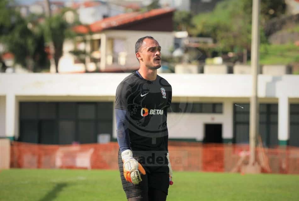 No Marítimo, Charles destaca desejo de evoluir no futebol europeu