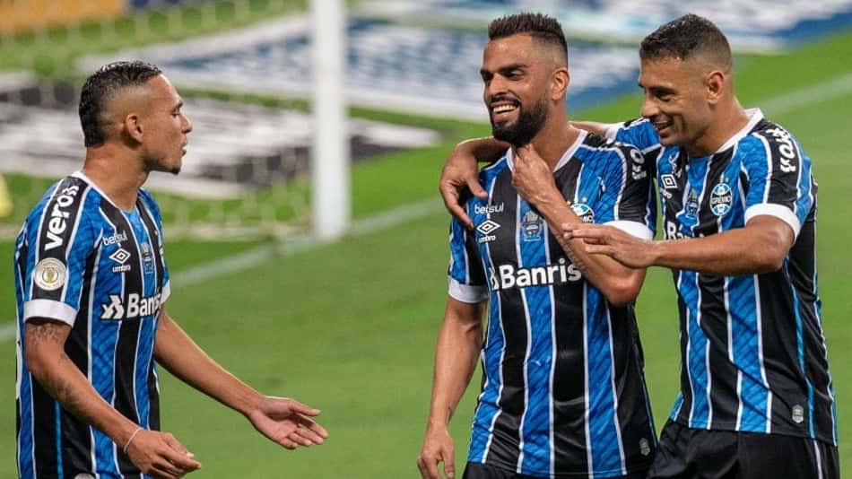 Grêmio bate o Goiás em Porto Alegre e continua na cola do G6
