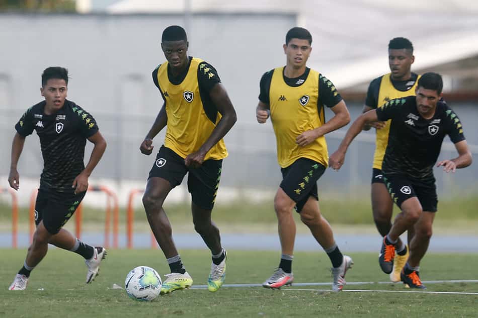 Botafogo anuncia novo patrocínio para a barra frontal de seu uniforme