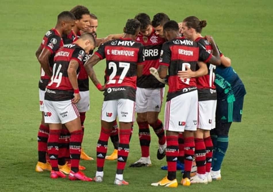 Após queda, Diego lamenta chances desperdiçadas pelo Flamengo e diz: 'O espírito vencedor não se perdeu'