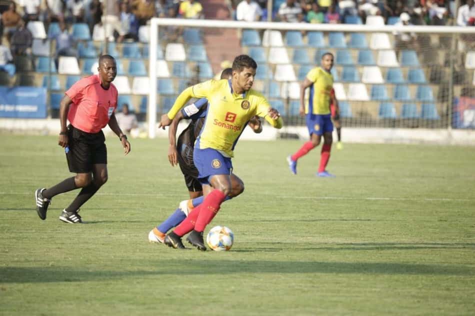 Brasileiro brilha na África e vira 'Imperador' na Angola