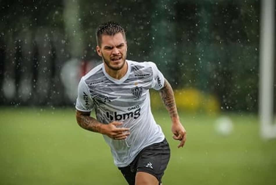 Nathan 'culpa' lesão na coxa por queda no rendimento, mas espera retomada de bons jogos no Galo