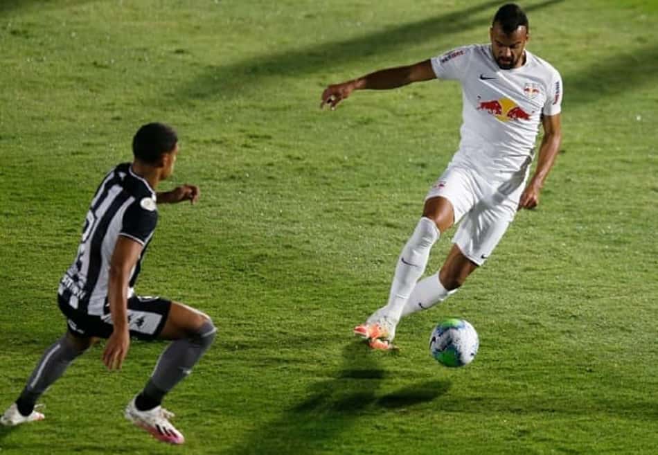 Fabrício Bruno garante foco total no Bragantino