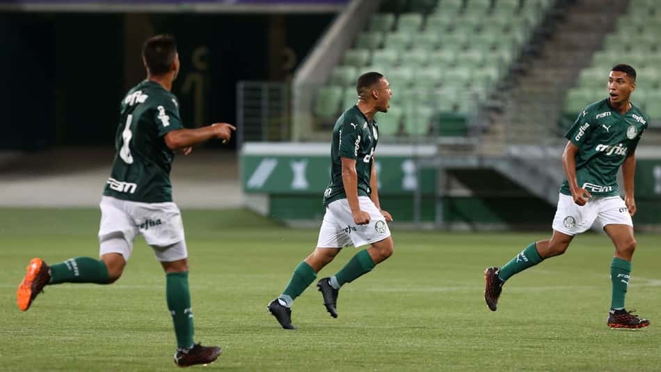 Empréstimos e rescisões: O destino dos atletas que estouram a idade na base do Palmeiras