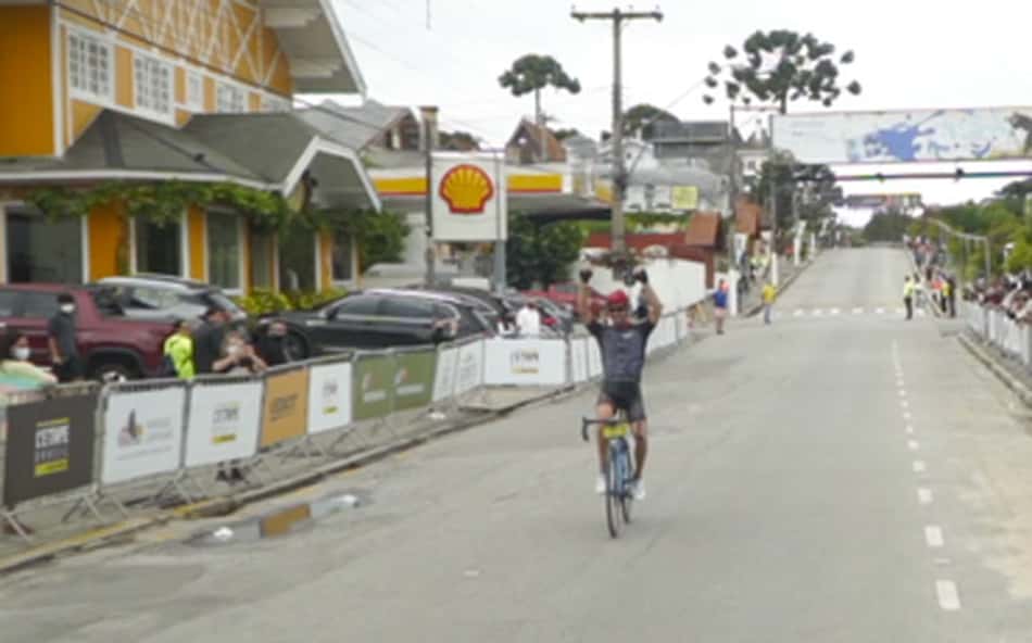 Otávio Bulgarelli é tricampeão do L'Étape Brasil de ciclismo, e Tota Magalhães vence no feminino