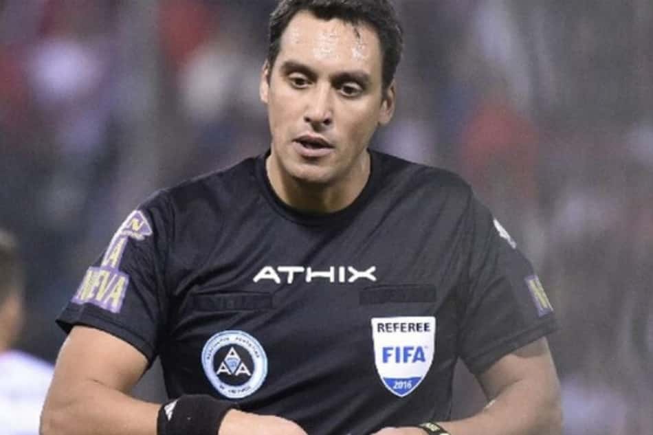 Conmebol escala árbitro com experiência na Eurocopa para apitar Olimpia x Flamengo