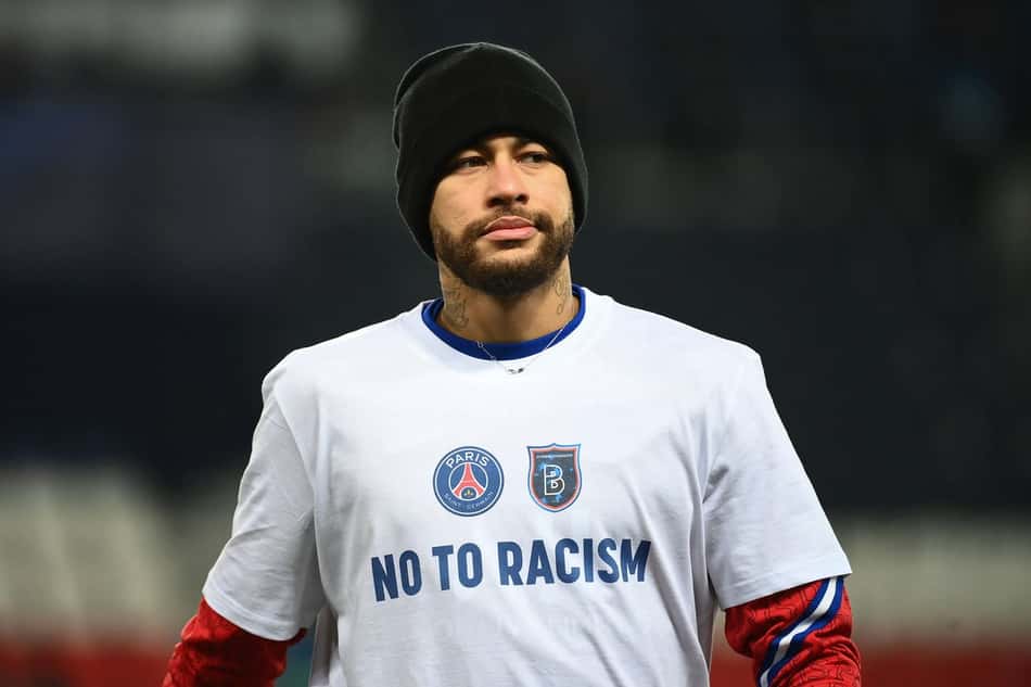 'É o que deveria ter feito na primeira vez', diz Neymar sobre caso de racismo