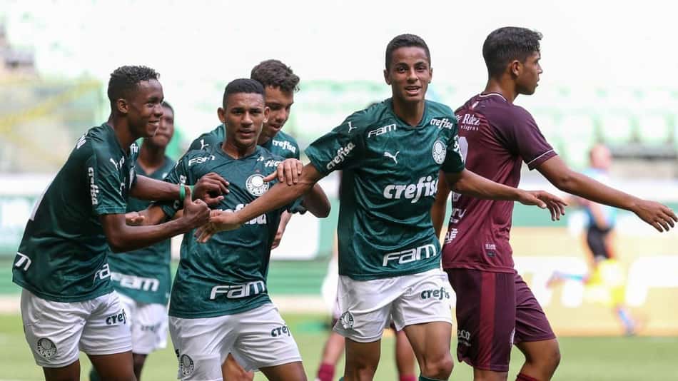 Sub-17 do Palmeiras brilha no Allianz Parque e avança na Copa do Brasil