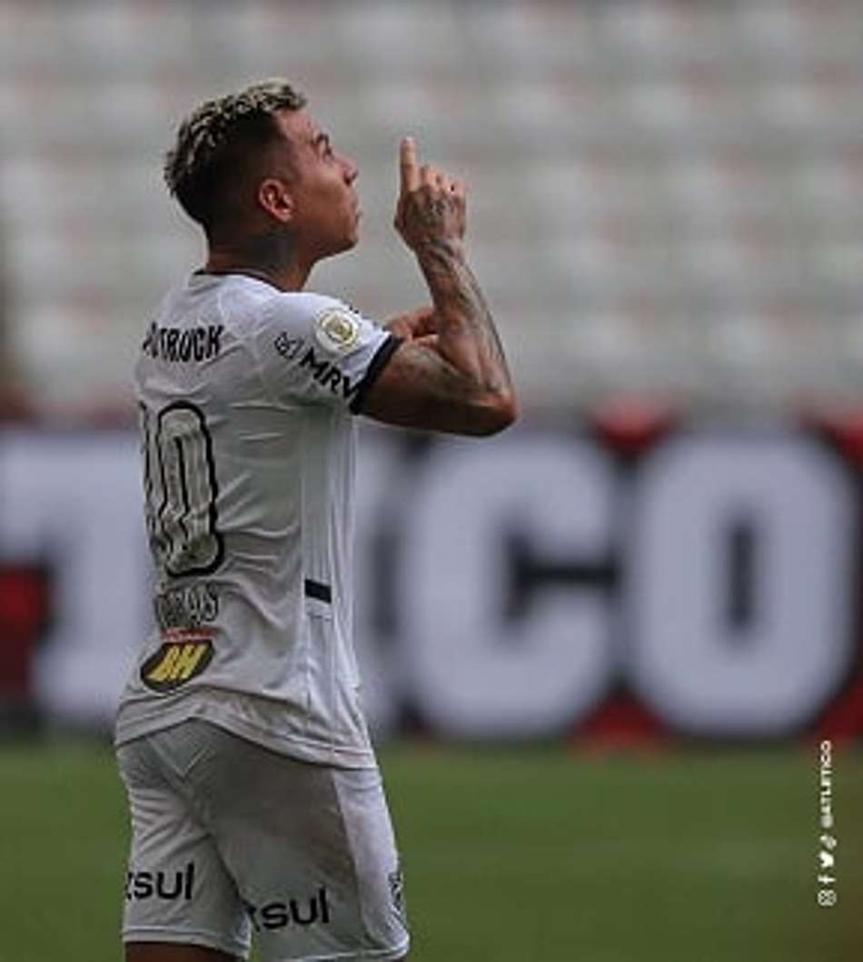 Vargas marca, Galo vence o Furacão fora de casa, e segue à 'caça' do líder São Paulo no Brasileirão