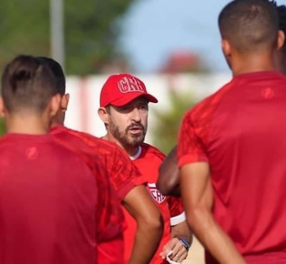Ramon Menezes não embala, e CRB se preocupa com a zona da degola
