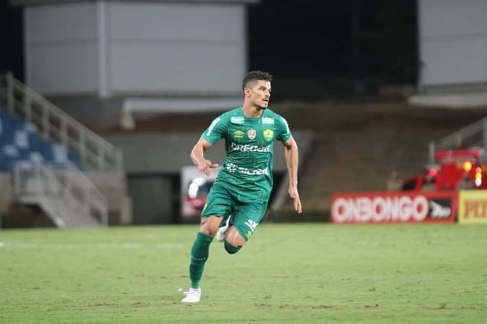 Lateral do Cuiabá quer vitória sobre o Oeste para retomar série positiva